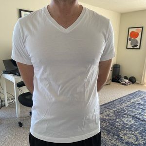 2 for $20 - Banana Republic Men’s T-Shirt